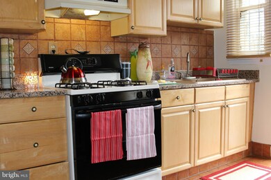 717 Kearny St NE, Washington, DC 20017 - photo 7