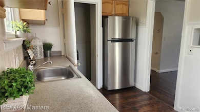 13680 Agnes St, Southgate, MI 48195 - photo 3