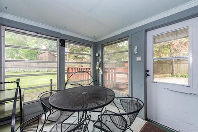 918 W Atlantic Ave, Waukegan, IL 60085 - photo 2