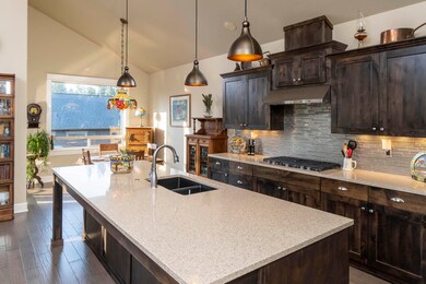 60414 Hedgewood Ln, Bend, OR 97702 - photo 5