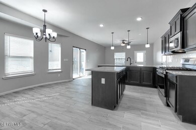 285 Hunstanton St, El Paso, TX 79928 - photo 7