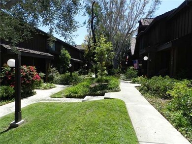 Beautiful greenbelt leading to this upgraded townh