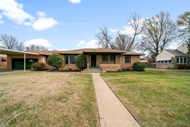 310 E 10th St, Claremore, OK 74017 - photo 3