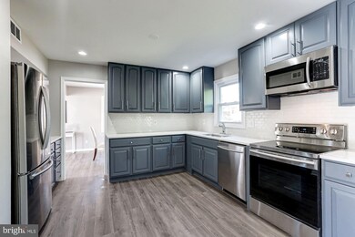 12108 Kings Arrow St, Bowie, MD 20721 - photo 3