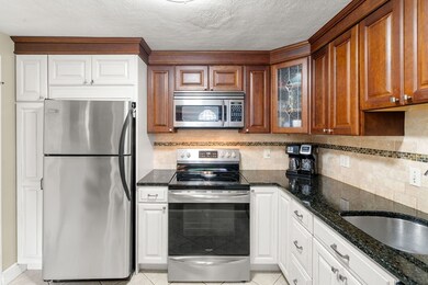1105 Lexington St unit 9-2, Waltham, MA 02452 - photo 4