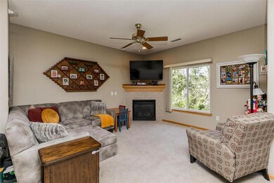 1920 Rockford Rd SW unit 15, Cedar Rapids, IA 52404 - photo 3