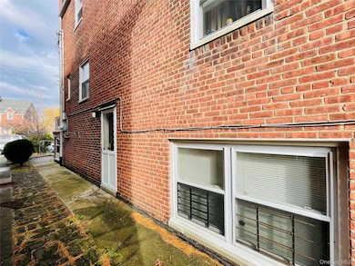 1194 Lydig Ave, Bronx, NY 10461 - photo 4