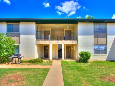 1813 E Lindsey St unit 4, Norman, OK 73071 - photo 3