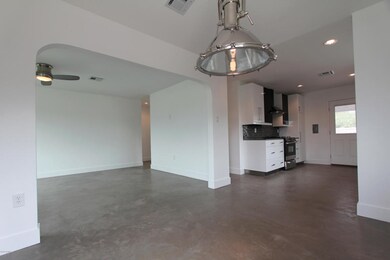 Main House Dining 1