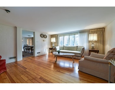 33 Cedar St, Wellesley Hills, MA 02481 - photo 3