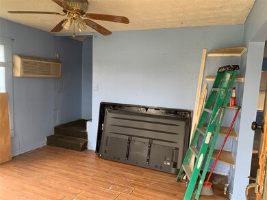 2826 Wimberly St, Houston, TX 77093 - photo 2