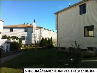 443 Willow Rd E unit 2, Staten Island, NY 10314 - photo 2
