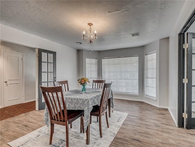 11700 Victoria Place, Oklahoma City, OK 73120 - photo 5