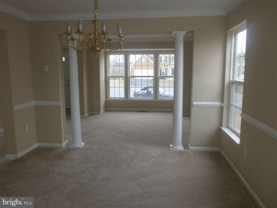 13104 Crossview Ct, Beltsville, MD 20705 - photo 5