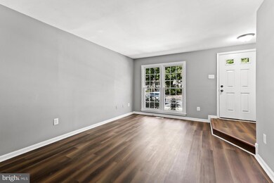 3724 Angelton Ct, Burtonsville, MD 20866 - photo 2