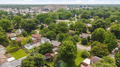 1029 E University St-7