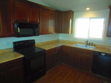 939 SW Princess Cir, Grants Pass, OR 97527 - photo 4