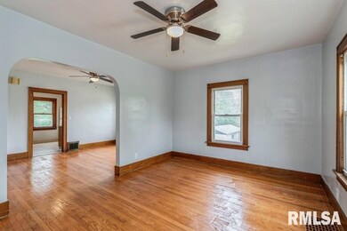 1523 N Division St, Davenport, IA 52804 - photo 2