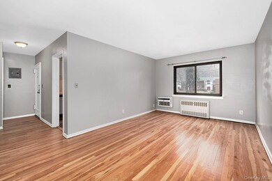 4 Lawrence Dr unit C, White Plains, NY 10603 - photo 5