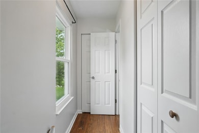 TO THE LEFT ON ENTRY IS A POWDER ROOM , COAT CLOSE