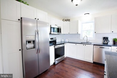 13 Eisenhower Dr, Boyertown, PA 19512 - photo 5