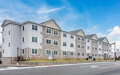 1025 Raritan Rd unit 303, Clark, NJ 07066 - photo 4