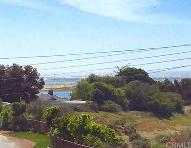 Pockets of the bay, sand and surf plus splashes of