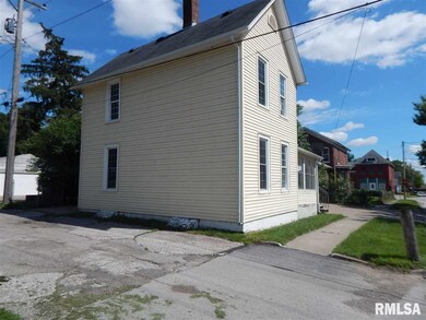 715 Fillmore St, Davenport, IA 52802 - photo 2