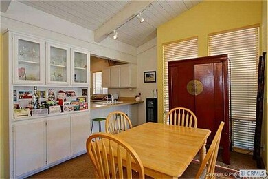 Pass-through to kitchen.