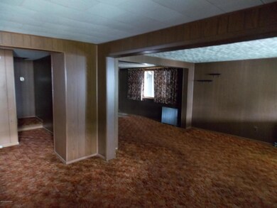 145 E Columbus Ave, Nesquehoning, PA 18240 - photo 2