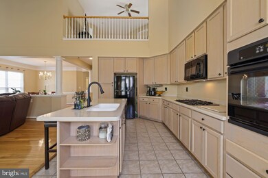 7405 Forests Edge Ct, Laurel, MD 20707 - photo 2