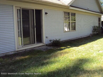 527 Petunia Ln N, Whiting, NJ 08759 - photo 4