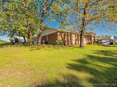1800 Cardinal Ln, McAlester, OK 74501 - photo 2