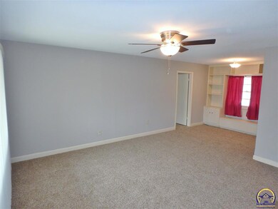 1319 SW Croix St, Topeka, KS 66611 - photo 2