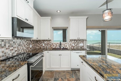 1320 N Shore Dr, Port Isabel, TX 78578 - photo 4