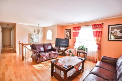 220 Lisha Kill Rd, Schenectady, NY 12309 - photo 3