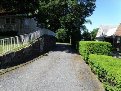 1628 Linda Ln, Allentown, PA 18103 - photo 2