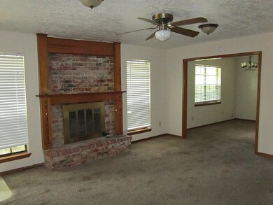 229 Otto St unit B, East Bernard, TX 77435 - photo 2