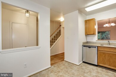 3665 Silver Spruce Cir, Burtonsville, MD 20866 - photo 6