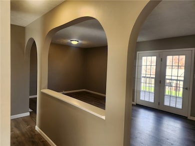 1403 Timberglen Dr, Imperial, PA 15126 - photo 4