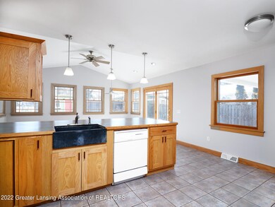 1512 Ravenswood Dr, Lansing, MI 48917 - photo 7