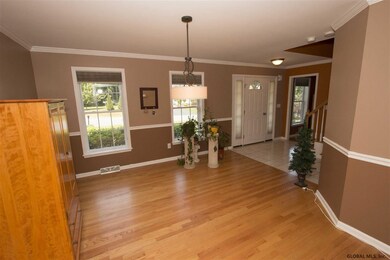 620 Maple Ln, Schenectady, NY 12309 - photo 4