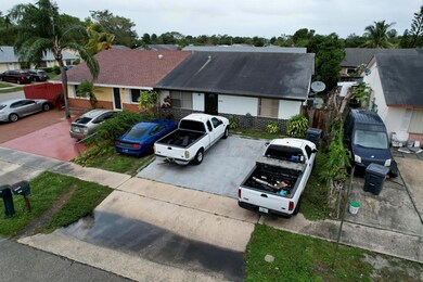 4808 Saratoga Rd, West Palm Beach, FL 33415 - photo 4