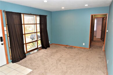 1101 38th St SE, Cedar Rapids, IA 52403 - photo 4