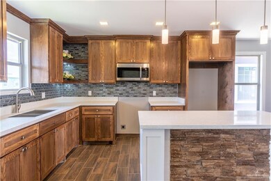 1313 Middle St, Alamo, TX 78516 - photo 6