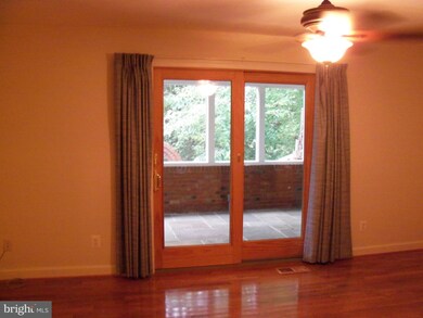 8249 Wycliffe Ct, Manassas, VA 20109 - photo 6