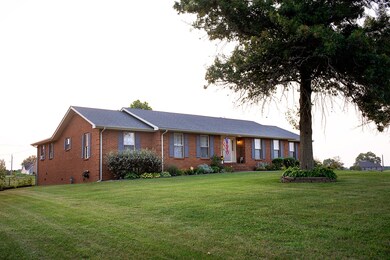 923 Meadow Ln, Harrodsburg, KY 40330 - photo 2