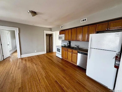 9 S Clinton St, Poughkeepsie, NY 12601 - photo 4