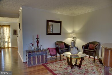 3717 Mazewood Ln, Fairfax, VA 22033 - photo 2