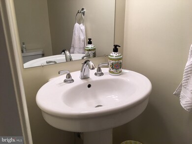 5717 Mason Bluff Dr, Burke, VA 22015 - photo 3